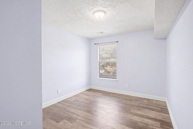 208 Sunshine Court 208, Parlin, NJ 08859