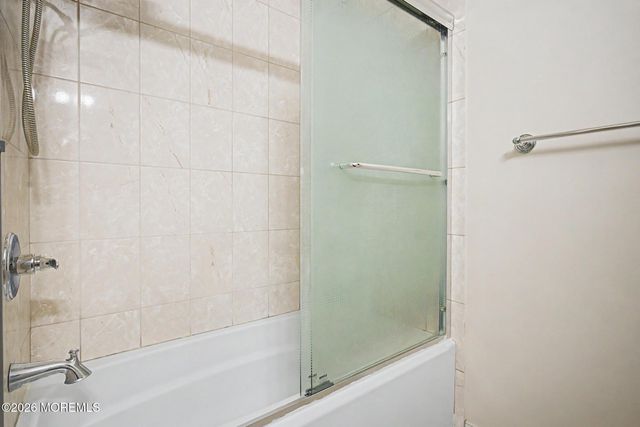 208 Sunshine Court 208, Parlin, NJ 08859