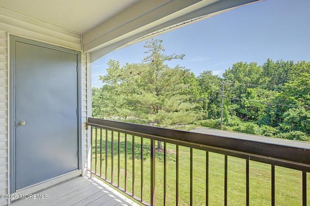 208 Sunshine Court 208, Parlin, NJ 08859