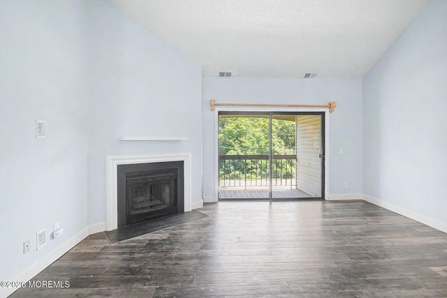208 Sunshine Court 208, Parlin, NJ 08859