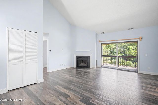 208 Sunshine Court 208, Parlin, NJ 08859