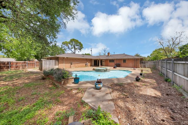 1500 Wagon Wheel Trail, Pantego, TX 76013