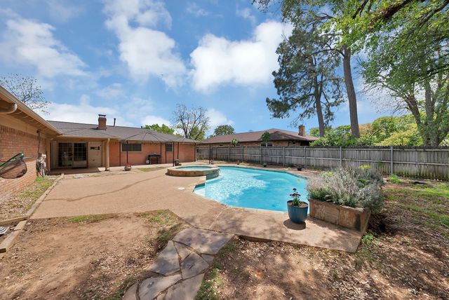 1500 Wagon Wheel Trail, Pantego, TX 76013