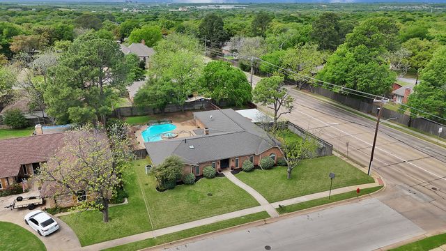 1500 Wagon Wheel Trail, Pantego, TX 76013