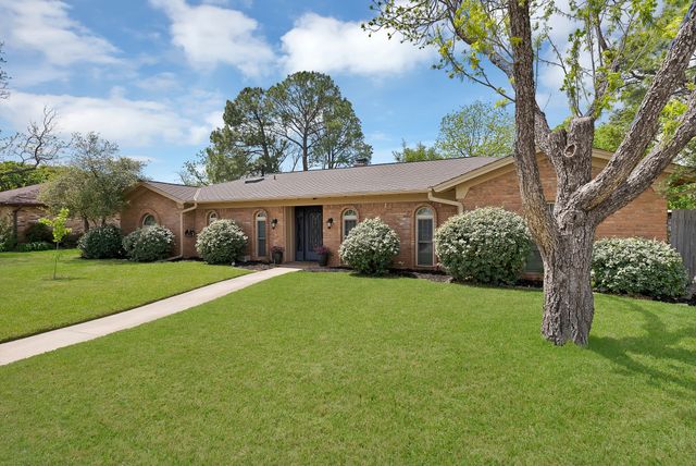 1500 Wagon Wheel Trail, Pantego, TX 76013