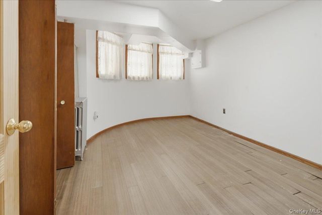 6051 68TH Avenue, Ridgewood, NY 11385