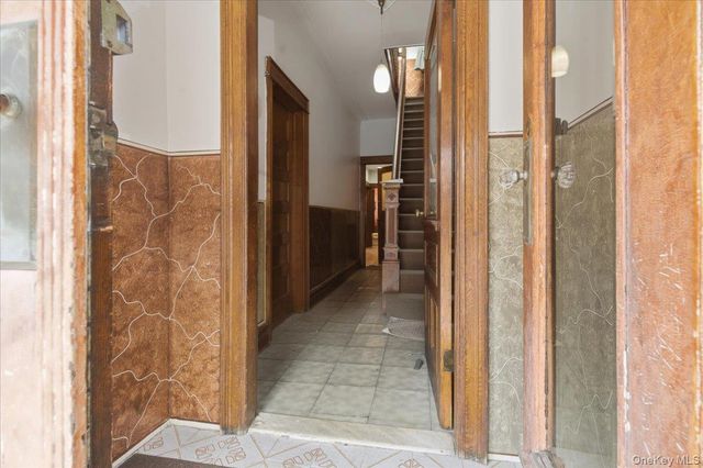 6051 68TH Avenue, Ridgewood, NY 11385