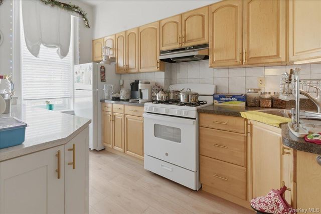 6051 68TH Avenue, Ridgewood, NY 11385