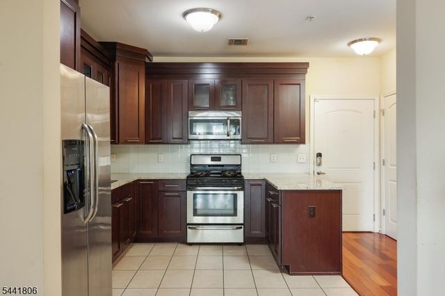 104 E Elizabeth Ave, Linden City, NJ 07036