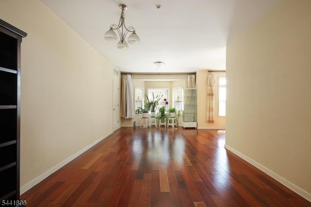 104 E Elizabeth Ave, Linden City, NJ 07036