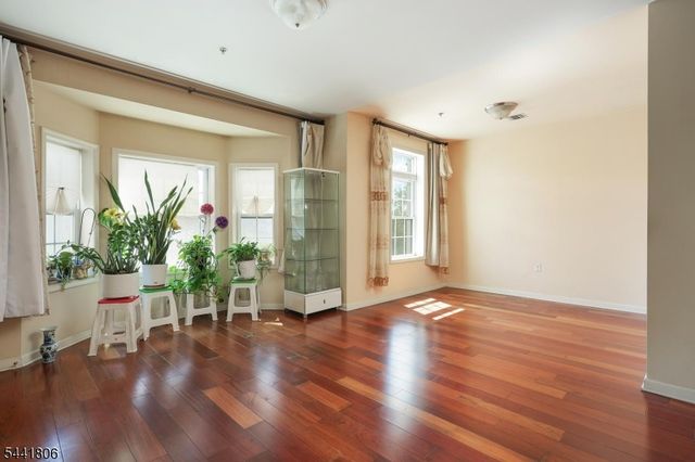 104 E Elizabeth Ave, Linden City, NJ 07036
