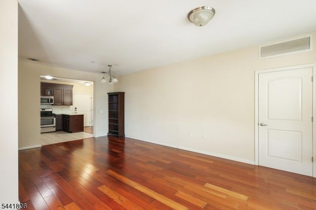 104 E Elizabeth Ave, Linden City, NJ 07036