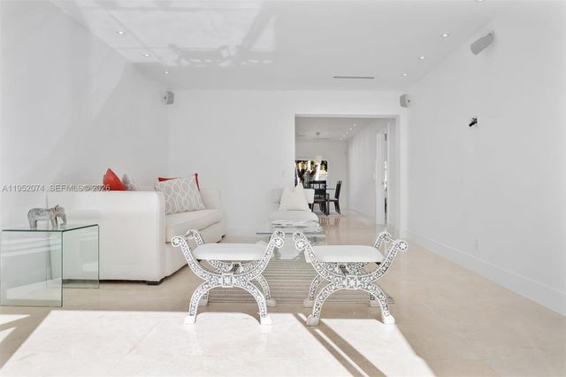 1430 N Baracoa Ave, Coral Gables, FL 33146