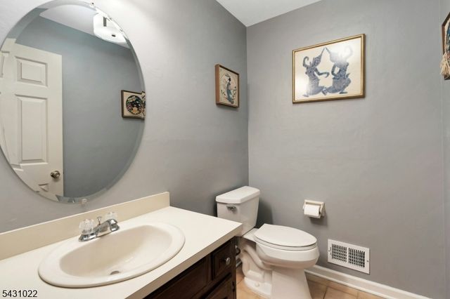 22 SANDALWOOD DR, Warren Twp., NJ 07059