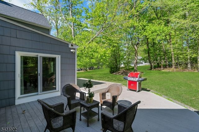 22 SANDALWOOD DR, Warren Twp., NJ 07059