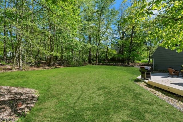 22 SANDALWOOD DR, Warren Twp., NJ 07059