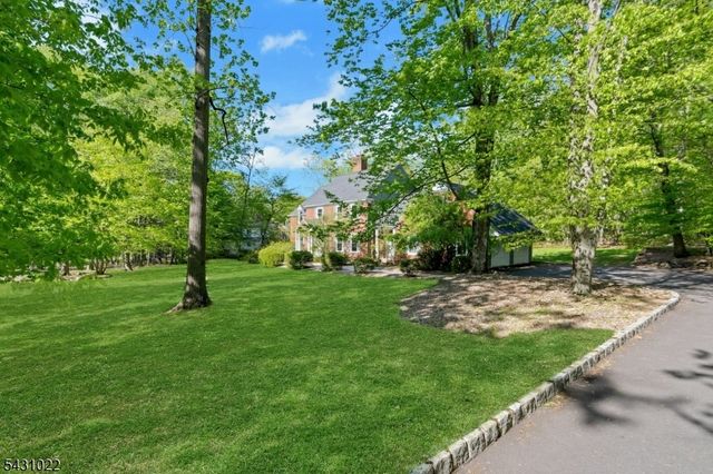22 SANDALWOOD DR, Warren Twp., NJ 07059