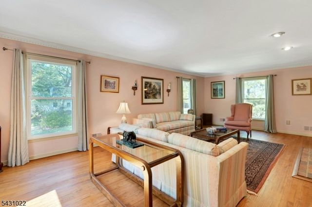 22 SANDALWOOD DR, Warren Twp., NJ 07059