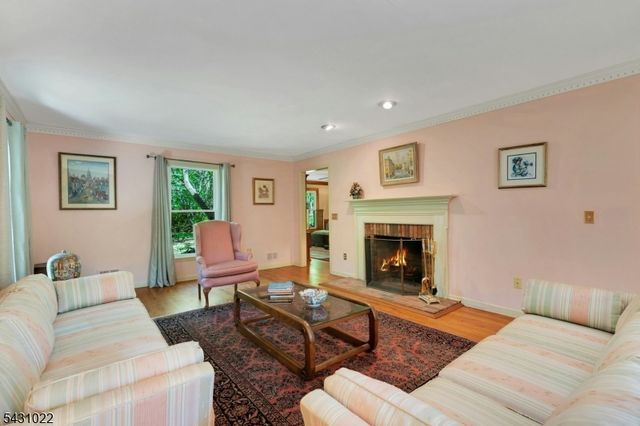 22 SANDALWOOD DR, Warren Twp., NJ 07059