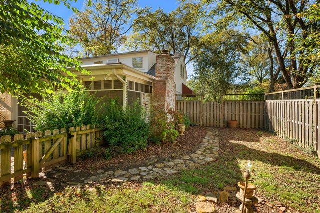 201 Brookfield Ave, Nashville, TN 37205