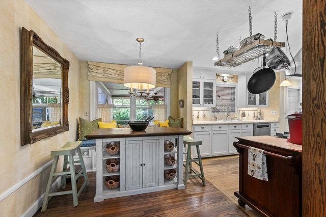 201 Brookfield Ave, Nashville, TN 37205