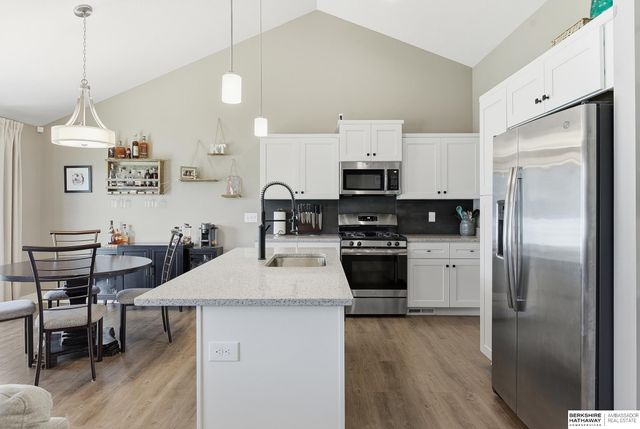 2714 N 202nd Street, Elkhorn, NE 68022