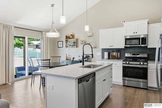 2714 N 202nd Street, Elkhorn, NE 68022