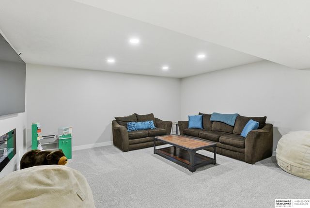 2714 N 202nd Street, Elkhorn, NE 68022