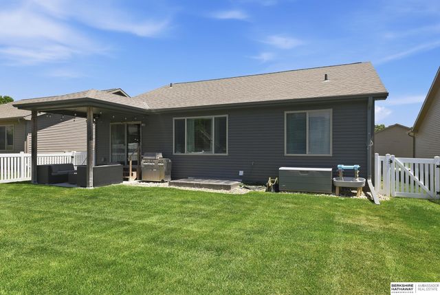 2714 N 202nd Street, Elkhorn, NE 68022