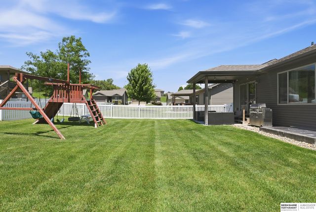 2714 N 202nd Street, Elkhorn, NE 68022