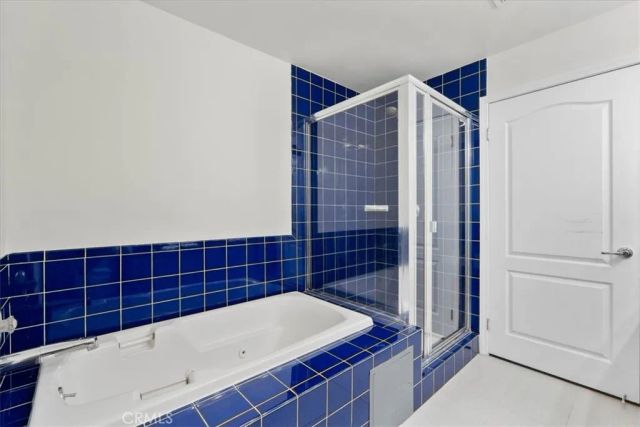 11622 Oxnard Street, North Hollywood, CA 91606