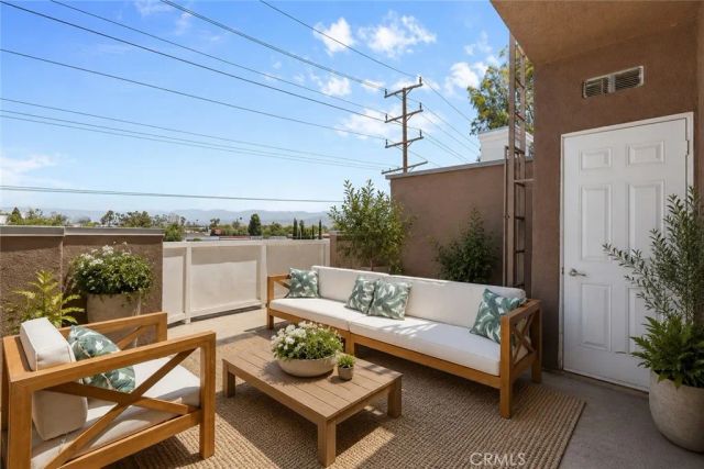 11622 Oxnard Street, North Hollywood, CA 91606