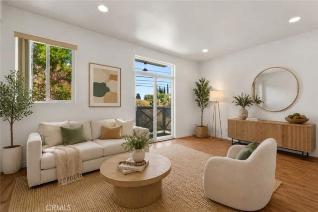 11622 Oxnard Street, North Hollywood, CA 91606