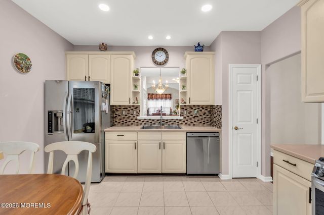 40 Isabella Drive, Manchester, NJ 08759