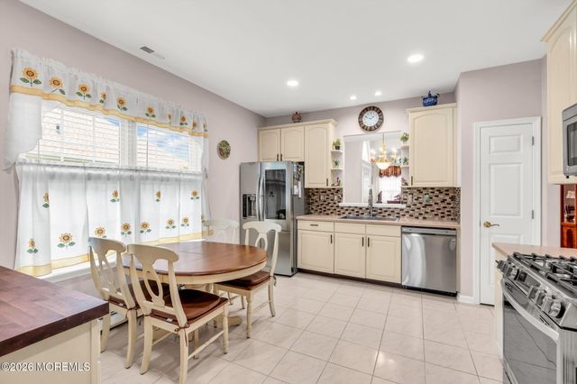 40 Isabella Drive, Manchester, NJ 08759