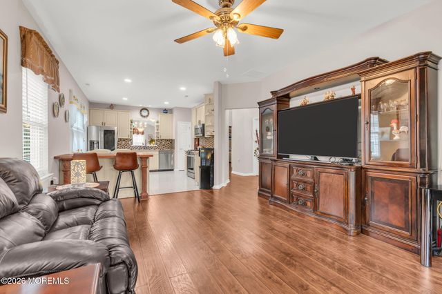 40 Isabella Drive, Manchester, NJ 08759