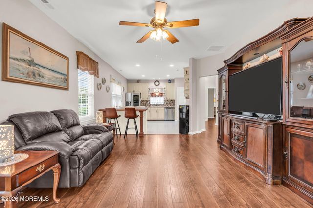 40 Isabella Drive, Manchester, NJ 08759