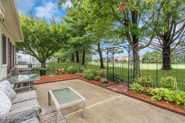 40 Isabella Drive, Manchester, NJ 08759