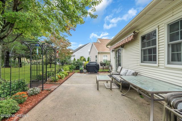 40 Isabella Drive, Manchester, NJ 08759