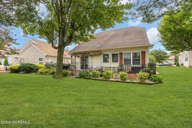40 Isabella Drive, Manchester, NJ 08759