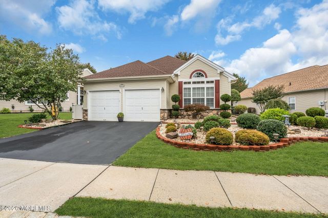 40 Isabella Drive, Manchester, NJ 08759