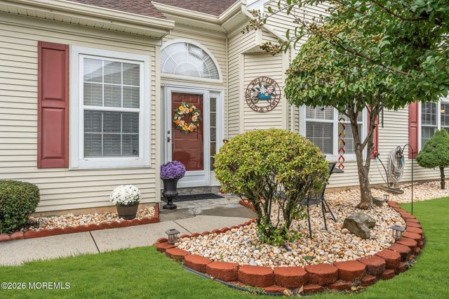 40 Isabella Drive, Manchester, NJ 08759