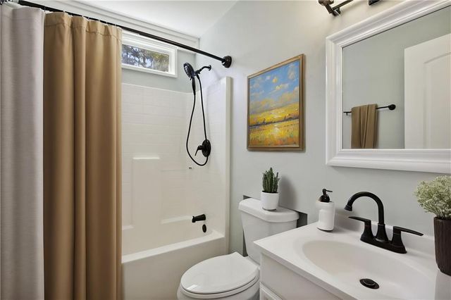 2400 Hampton Estates SW Drive, Marietta, GA 30008