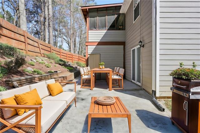 2400 Hampton Estates SW Drive, Marietta, GA 30008