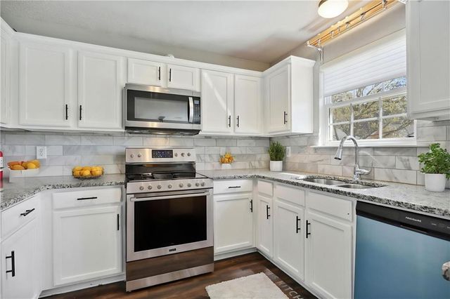 2400 Hampton Estates SW Drive, Marietta, GA 30008