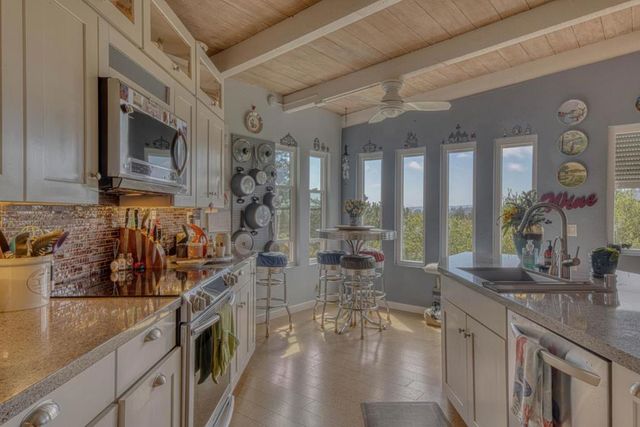 100 Carol Way, Aptos, CA 95003