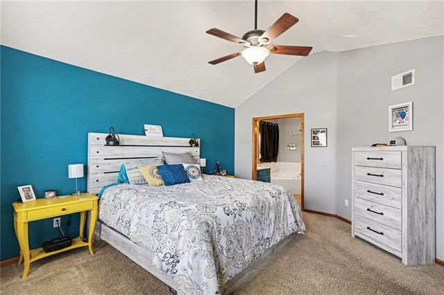 5217 NE Holiday Drive, Lee's Summit, MO 64064