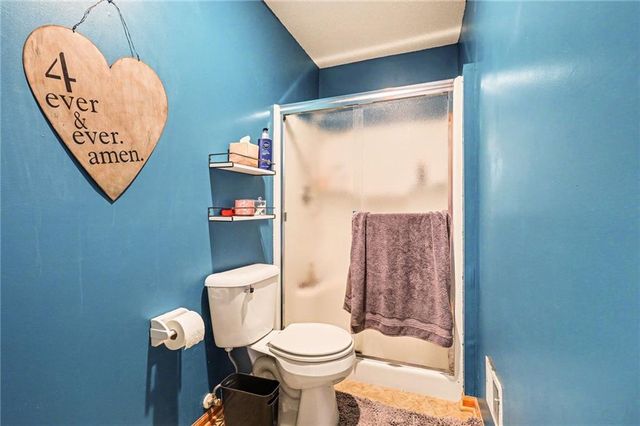 5217 NE Holiday Drive, Lee's Summit, MO 64064