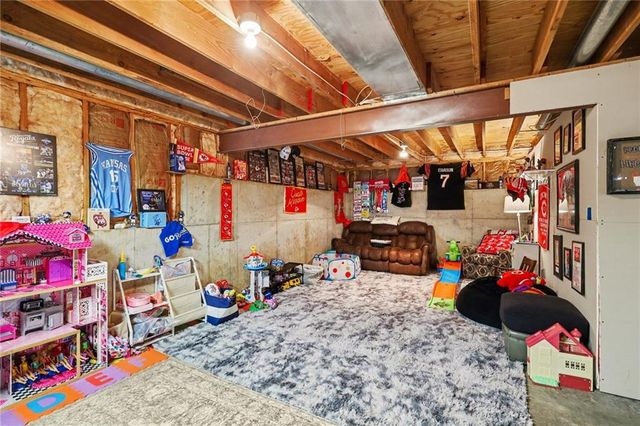 5217 NE Holiday Drive, Lee's Summit, MO 64064