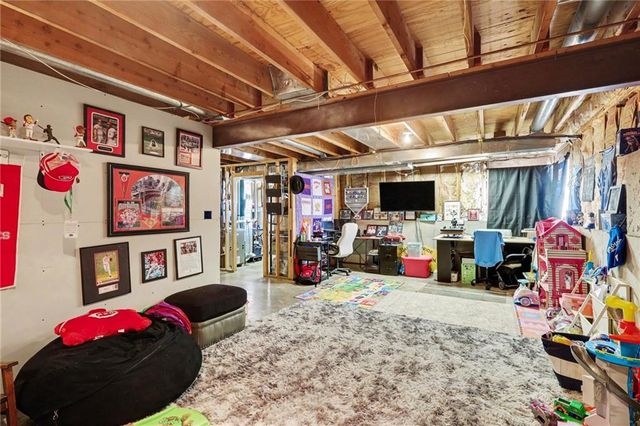 5217 NE Holiday Drive, Lee's Summit, MO 64064